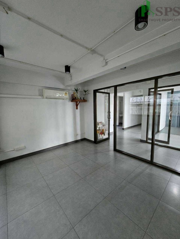 รูป อาคารสำนักงาน 4.5 ชั้น ให้เช่า ใกล้รถไฟฟ้าศรีนุช (SPSJP662)  - รูปที่ 9/15