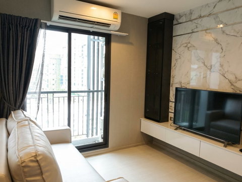 ðĄâĻ Urgent sale! Luxury condo RHYTHM Sukhumvit, prime location near Thonglor BTS
Only 7.9 million! Area 54 sq.m. 2 bedrooms, fully equipped in one project