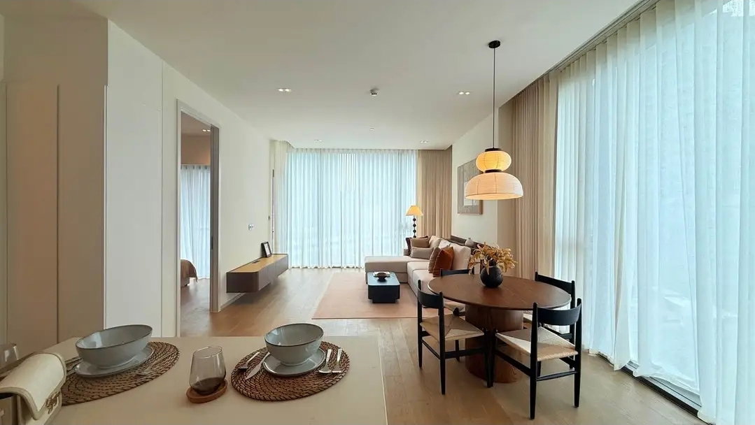 รูป ✨ Luxurious 2-Bed Condo at The Strand Thonglor 🏢
Walk to BTS Thong Lo! 💫 Unbeatable Location, Endless Amenities! 🌟 EB-89438 - รูปที่ 4/9