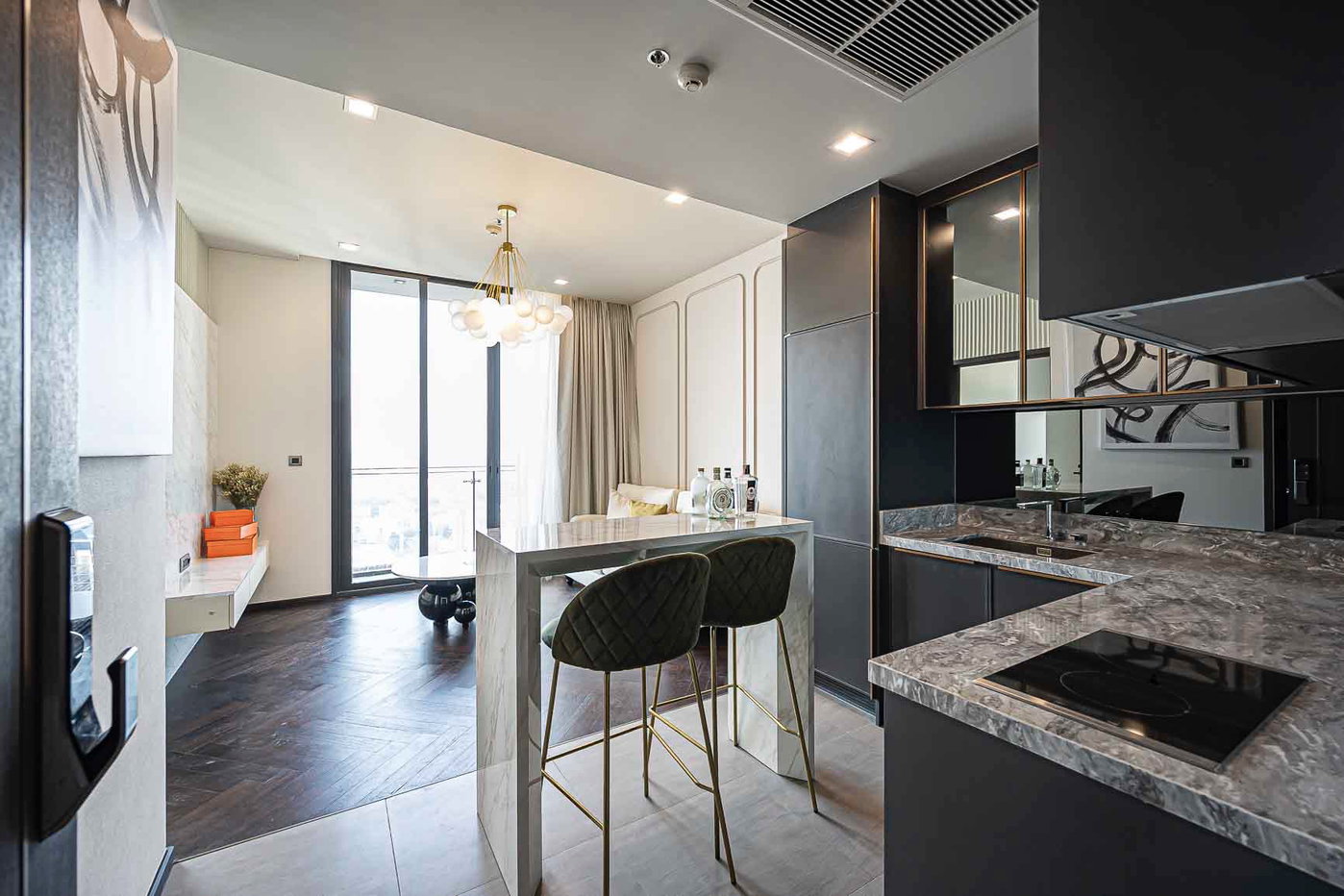 picture Rent luxurious condo at The Monument Sanampao, 1 bed, 1 bath, near BTS Sanam Pao! 🌟 - 1/8