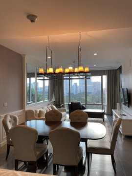 Luxury condo with 2 bedrooms in the heart of Rajdamri, 126 sq.m.
Near BTS Rajdamri, special price 53 million. Start your happiness today!