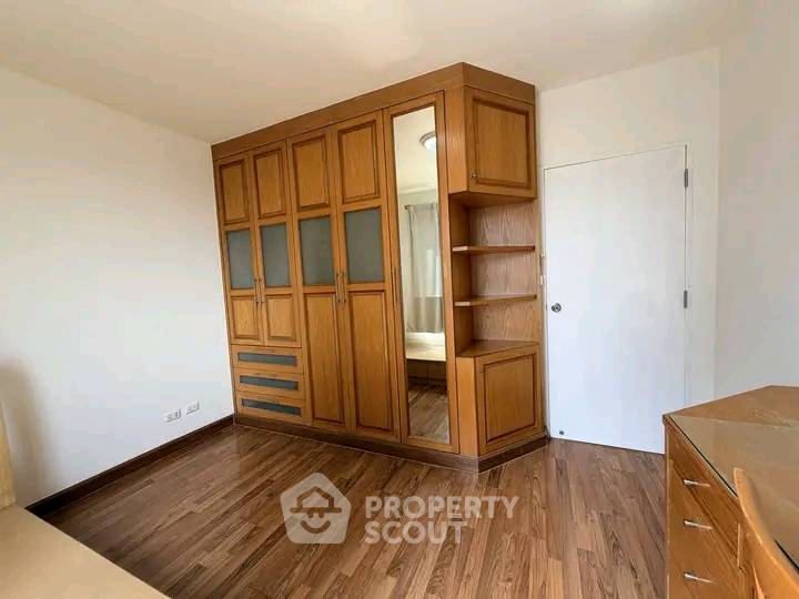 picture 2-BR Condo at Sukhumvit Plus near BTS Phra Khanong (ID 3225424) - 4/9