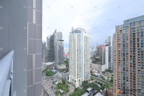 The Address Asoke Easy Start with a City Dweller Lifestyle near MRT Phetchaburi Station