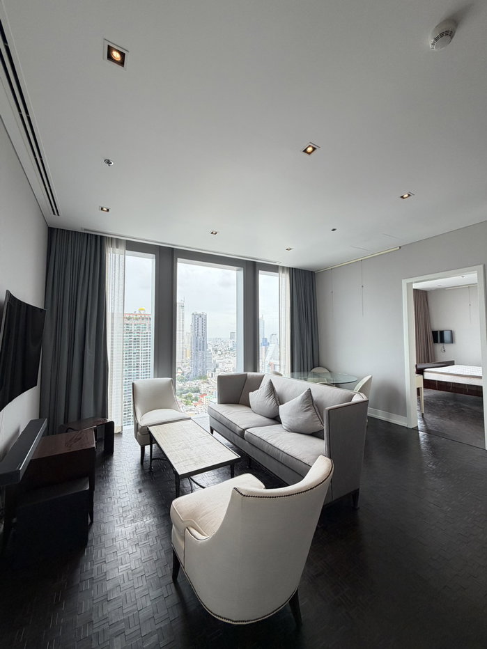 picture Rent Luxury Condo The Ritz Carlton Residence ✨ Prime Location! - 2/9