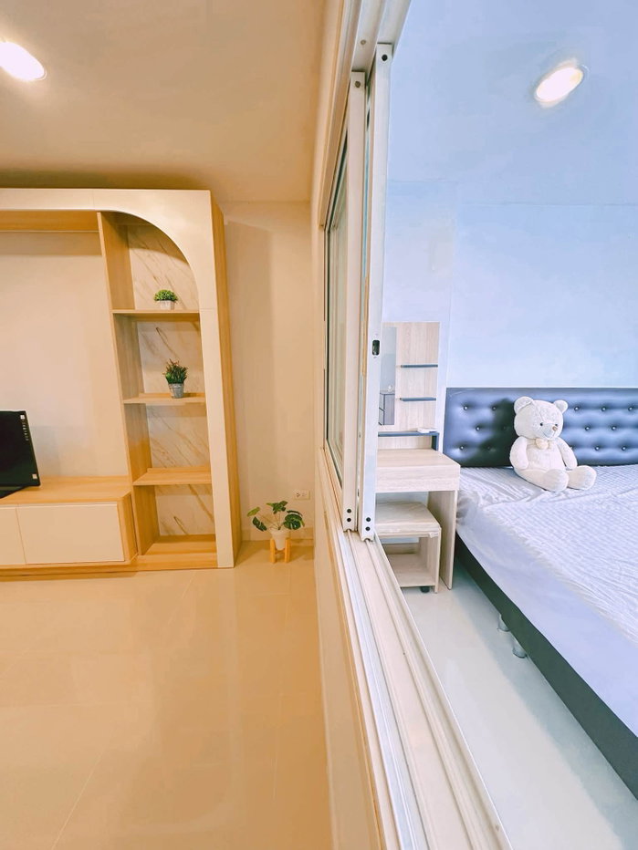 picture For Rent: ITF Silom Palace 1BR 40 sqm, High View by BTS Sala Daeng, THB 20,000 🌇 - 4/9
