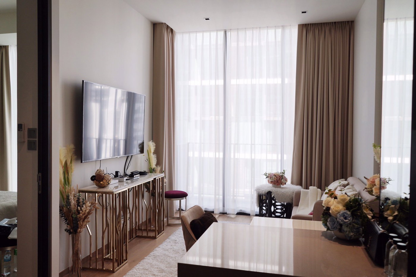 รูป Luxury Condo 28 Chidlom ใจกลางเมือง 43.28 ตร.ม.
ใกล้ BTS ชิดลม ราคาเพียง 14.8 ล้าน! - รูปที่ 1/8