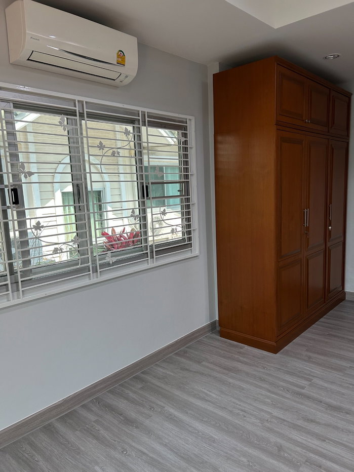 รูป ขายบ้านเดี่ยว 2 ชั้น พุทธมณฑลสาย 2 ซอย 21 รีโนเวทใหม่ 69 ตร.ว. จอดรถ 4 คัน ใกล้ตลาดสดธนบุรี - รูปที่ 11/13