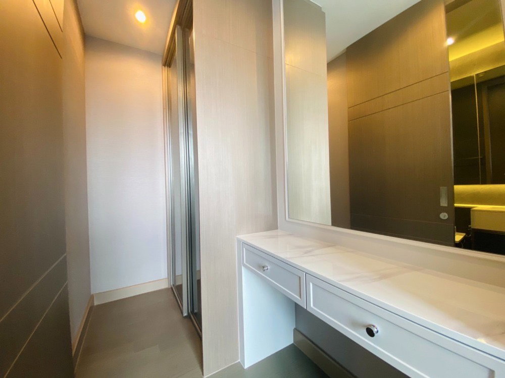 picture THE ESSE at SINGHA COMPLEX
Luxury condo near BTS/MRT for only 8.49 million THB! - 4/8