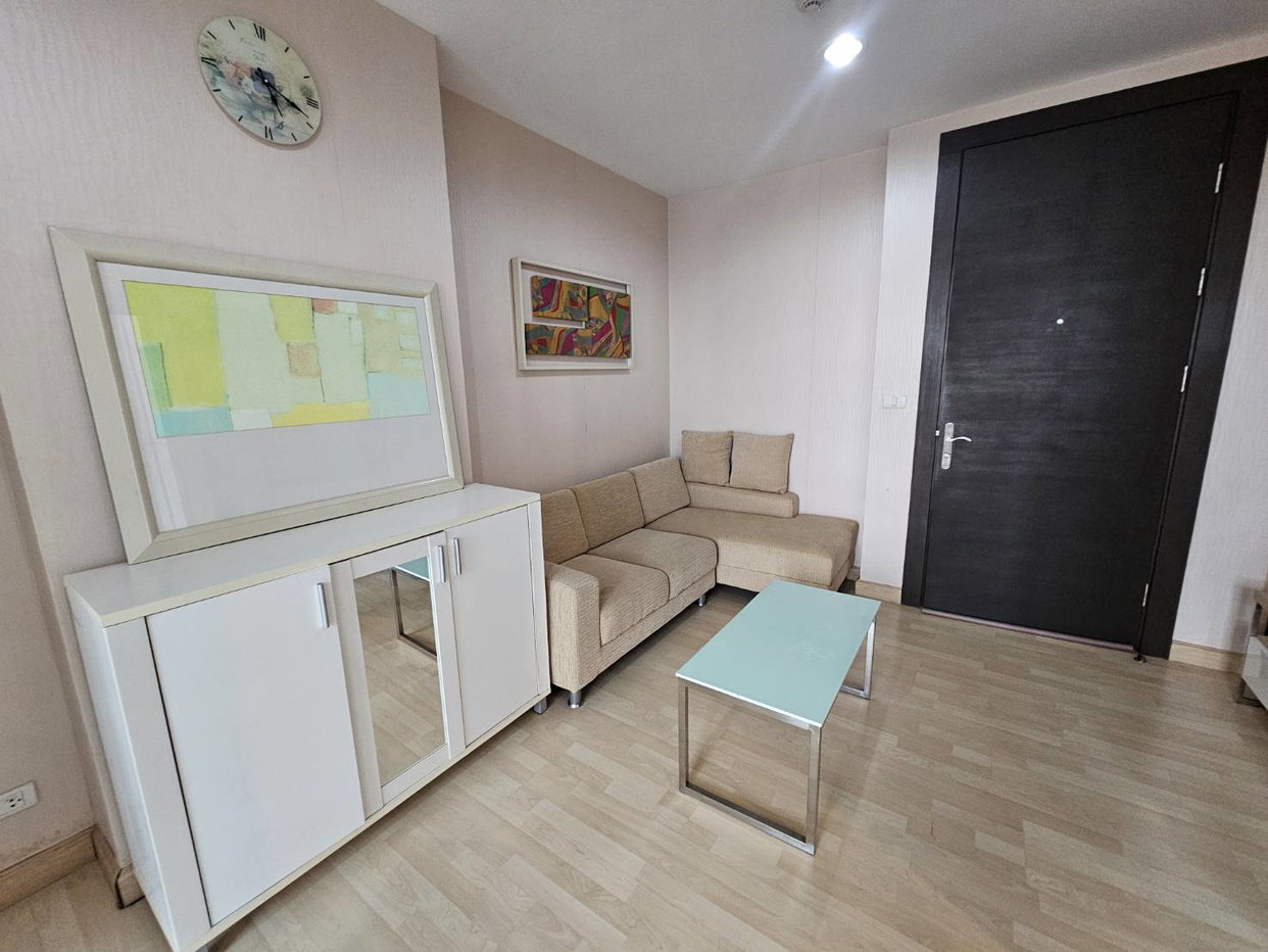 picture For Sale: RHYTHM Ratchada Condo 🏙️ Prime Location! - 3/8