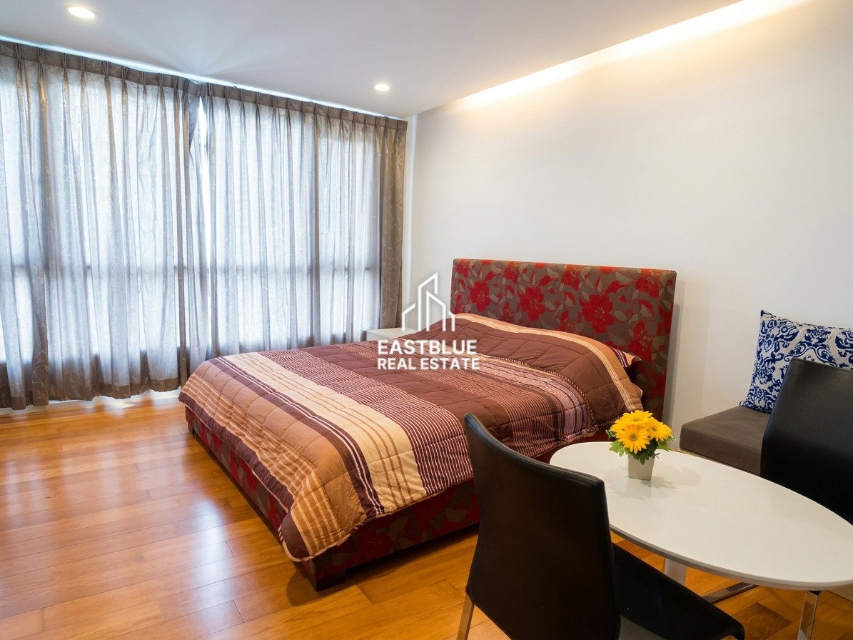 picture For Sale: Studio Condo at 15 Sukhumvit Residences – Prime Location! - 1/8