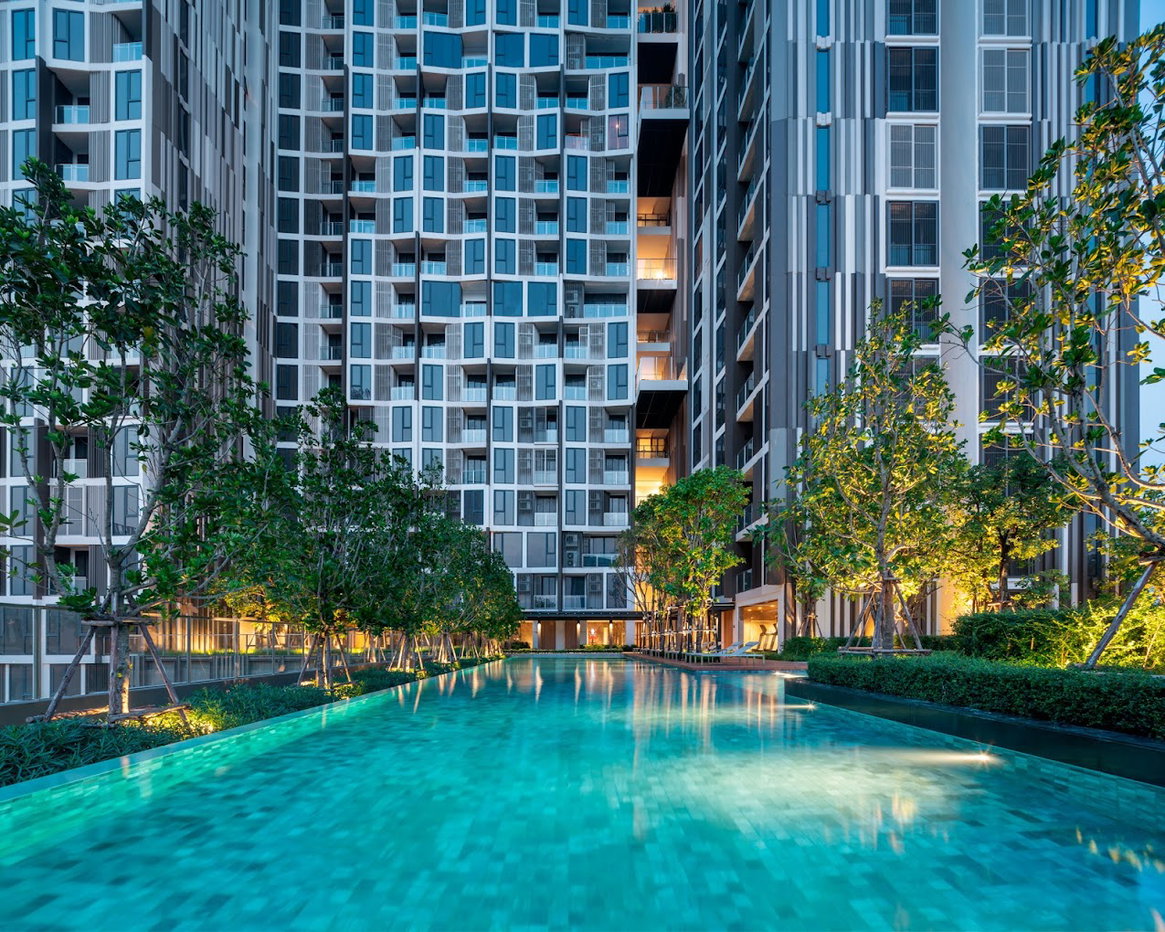 picture THE LINE Phahol - Pradipat: Modern Living by BTS Saphan Khwai! - 6/8