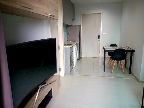 ให้เช่าคอนโดริทึ่มสุขุมวิท 36-38 Rhythm (BTS Thonglor)