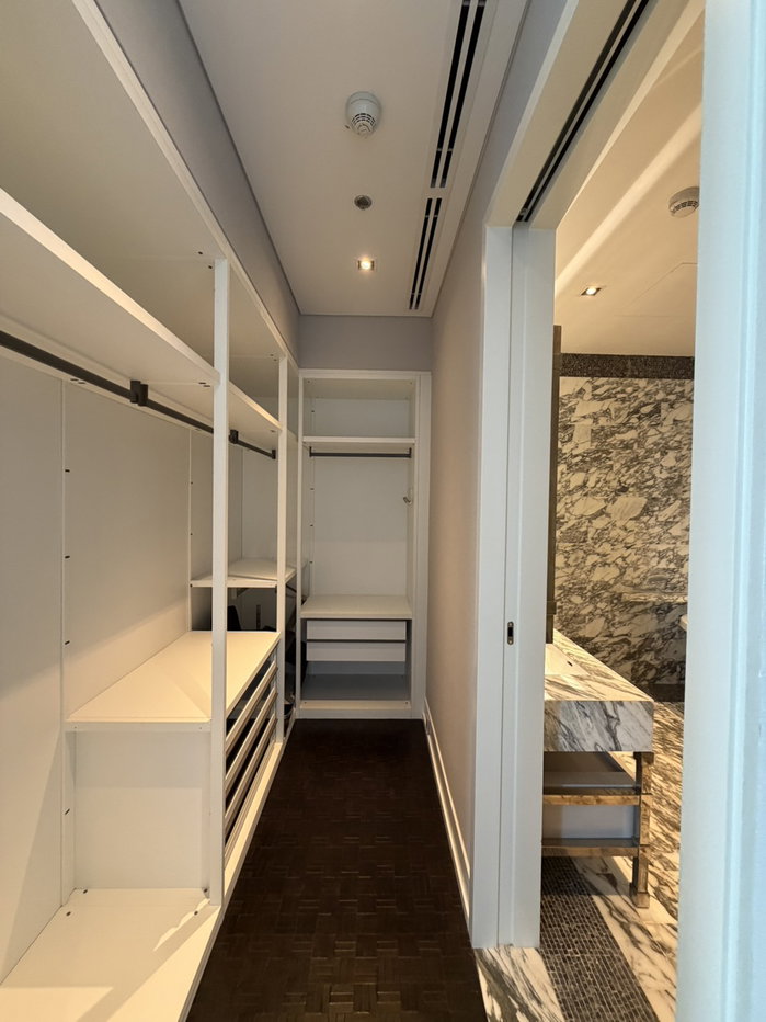 picture Rent Luxury Condo The Ritz Carlton Residence ✨ Prime Location! - 8/9