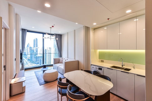Luxury condo ANIL Sathorn 12 1 bedroom near BTS Chong Nonsi
Rent only 42,000 THB/month with complete amenities!