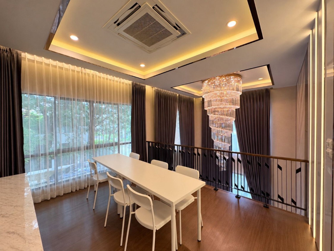 รูป บ้านมุมแปลงใหญ่! ตกแต่งใหม่ทั้งหลัง พร้อมอยู่!! ขายบ้านเดี่ยว สราญสิริ ศรีวารี 2 (Saransiri Srivaree 2) 69 ตร.ว. ใกล้สนามบินสุวรรณภูมิ | #TPI-3535 - รูปที่ 8/18