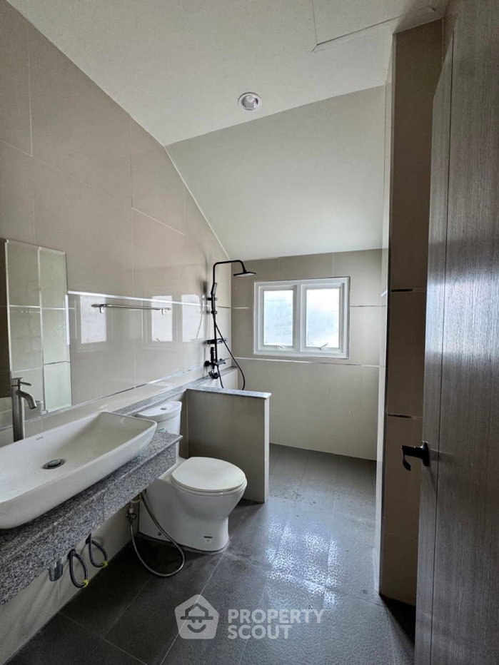 picture 3-BR Townhouse close to Sukhumvit (ID 3419054) - 16/18