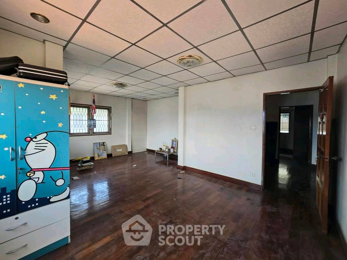 รูป บ้าน 4-ห้องนอน ใน นวลจันทร์ (ID 3421428) - รูปที่ 9/29