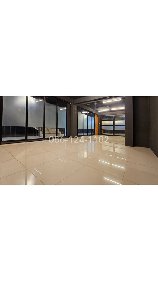 picture Commercial building with House for sales - 18/56