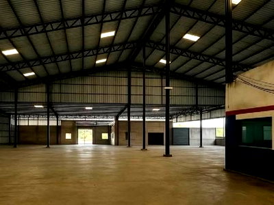 เช่าโรงงาน รร.แย้มจาดวิชชานุสรณ์  : ให้เช่าโกดัง / โรงงาน พร้อมสำนักงาน / พื้นที่ 1,850 ตารางเมตร / ริมถนนเทพรักษ์ วัชรพล รามอินทรา / เข้าซอย 80 เมตร / รถสิบล้อ หกล้อ เข้าออกได้