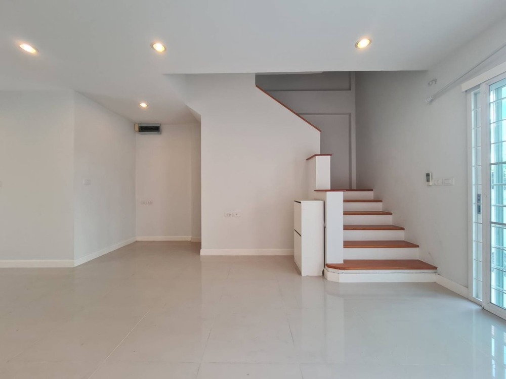 รูป 🏡🔥 ขาย ทาวน์โฮม 3 ชั้น กัลปพฤกษ์–สาทร รีโนเวทใหม่ทั้งหลัง! ใกล้ MRT บางหว้า/BTS วุฒากาศ ทำโฮมออฟฟิศได้ - รูปที่ 3/16