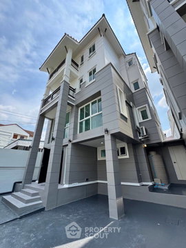 3-BR Townhouse close to Sukhumvit (ID 3419054)