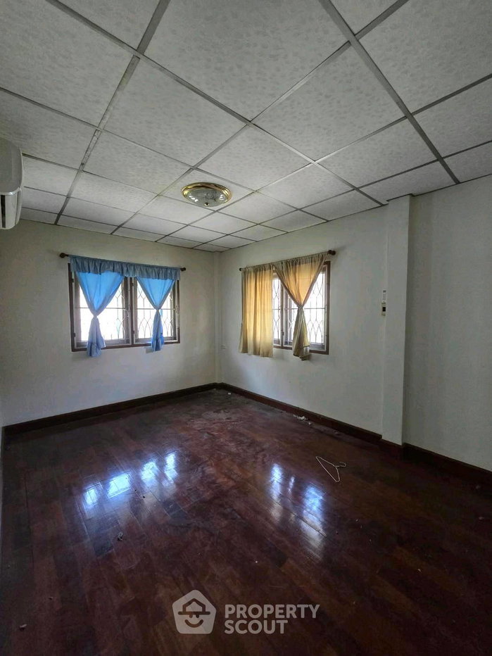 รูป บ้าน 4-ห้องนอน ใน นวลจันทร์ (ID 3421428) - รูปที่ 15/29