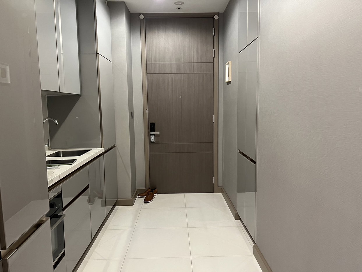 รูป หรูหรากลางใจเมือง! THE ESSE at SINGHA COMPLEX 1 ห้องนอน พร้อมวิวพิเศษ
ใกล้ BTS/MRT เพชรบุรี ราคา 12.5 ล้าน นัดชมห้องทันที! - รูปที่ 2/7