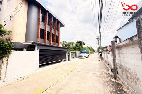 ขายบ้านเดี่ยว 3 ชั้น 53.5 ตร.ว. ถนนรัชดาภิเษก ซอยรัชดาภิเษก 42 Modern Loft