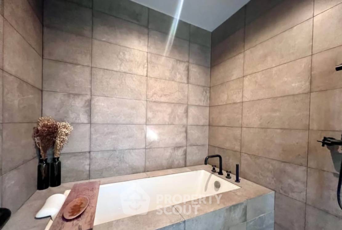 รูป 300 เมตรถึง MRT เพชรบุรี | 2 ห้องนอน The Lofts Asoke (ID 3391312) - รูปที่ 4/4