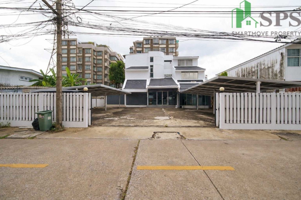 รูป ให้เช่า อาคารสำนักงาน ลาดพร้าว ซอย 8 | เดินไป MRT พหลโยธินได้ (SPSSR384) - รูปที่ 1/11