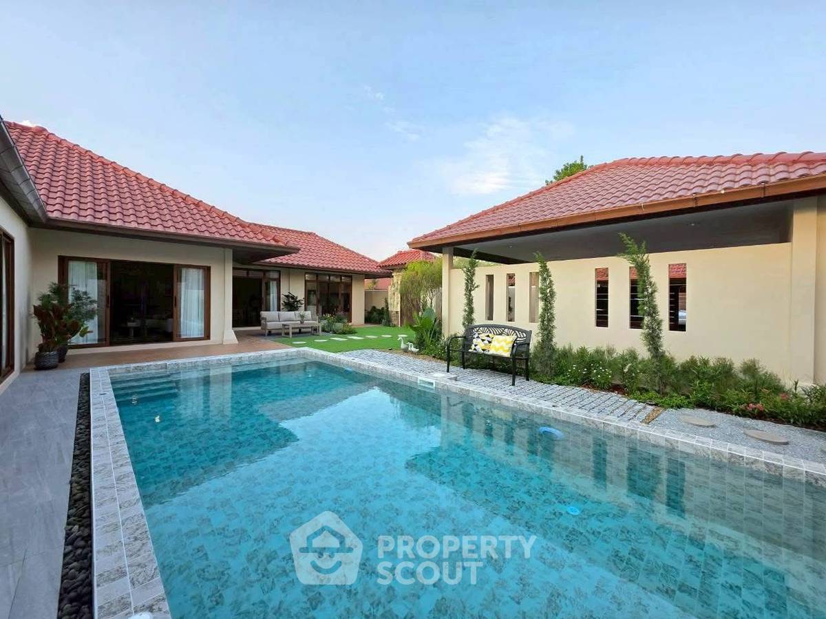 picture 4-BR Villa, Baan Balina 3, Huai Yai, 220 Sqm (ID 3420461) - 1/17