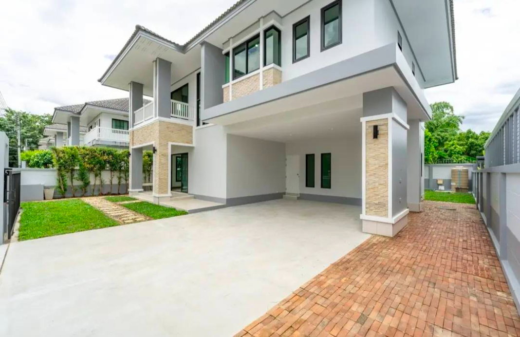 รูป ขายบ้านเดี่ยวรีโนเวทใหม่ หลังใหญ่ที่สุดในโครงการ หมู่บ้านสาริศาวิลล์ อ.หางดง จ.เชียงใหม่ ใกล้โรงเรียนนานาชาติหลายแห่ง และกาดฝรั่ง (H602) T.0946511456 - รูปที่ 3/17