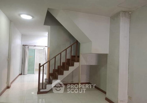 ทาวน์เฮ้าส์ 4-ห้องนอน ใกล้ กรุงเทพกรีฑา (ID 3421570)