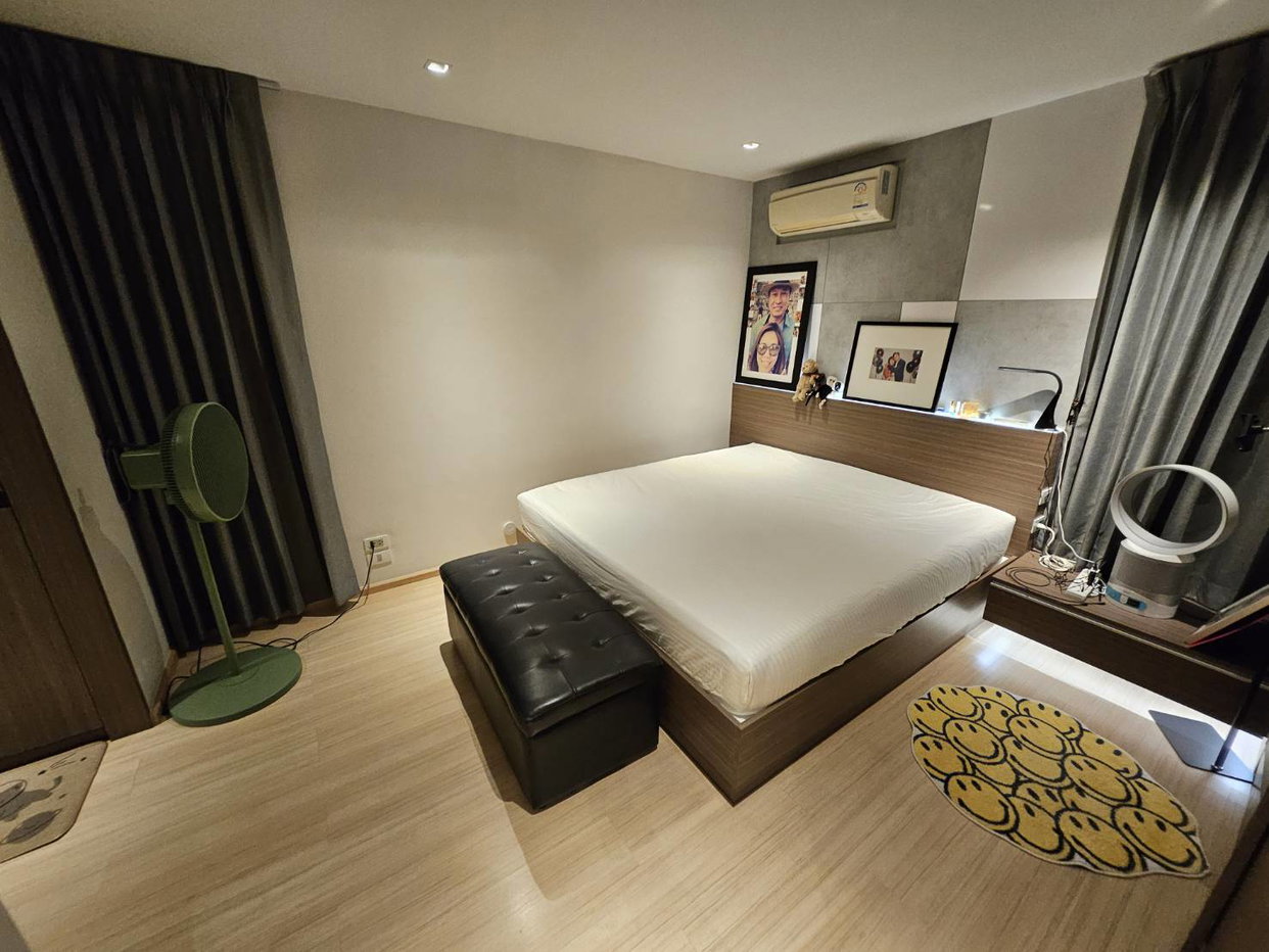 picture 🏙️ Luxury 3-Bed at The Tempo Ruamrudee - Prime Phloen Chit Location!
15.2M THB | 100 sqm Elegance Steps from BTS 🌆 - 1/8