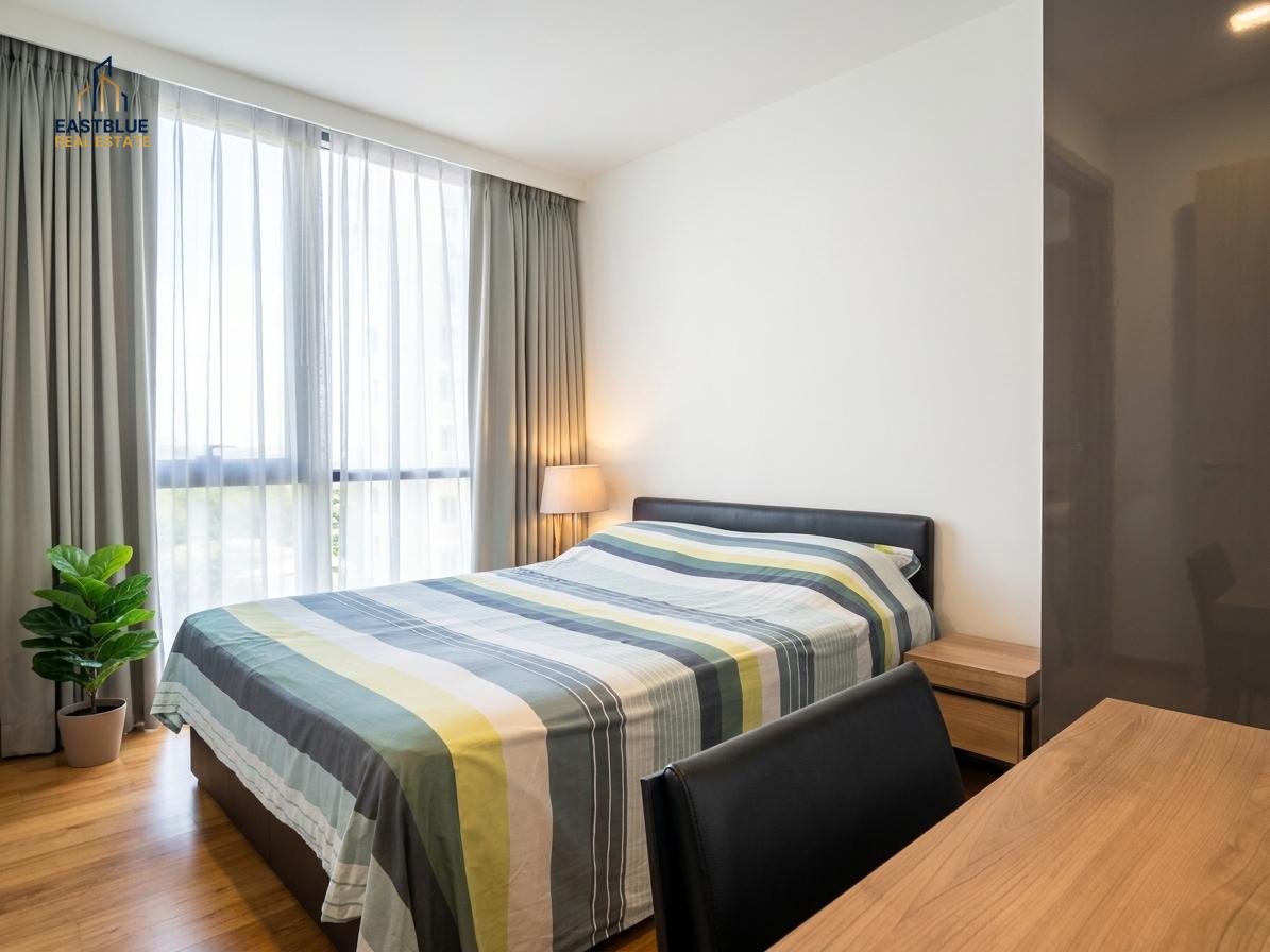 picture 🏙️ Luxe 2-Bed Condo at Maestro 02 - Prime Phloen Chit Location!

Stunning 54 sqm Retreat Just Steps from BTS - Move In Now! 🔑 - 5/7