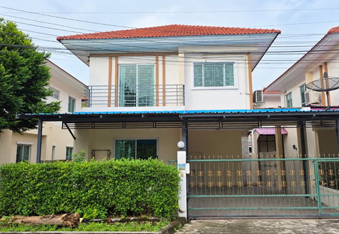 ให้เช่าบ้านแฝด  ลลิล อินเดอะปาร์ค วงแหวน-รัตนธิเบศร์  ซอยวัดเสาธงหิน  อยู่ตรงข้ามเซนทรัลเวสท์เกต  พื้นที่ใช้สอย 135 ตร.ม แบบ 3 ห้องนอน  2 ห้องน้ำ 