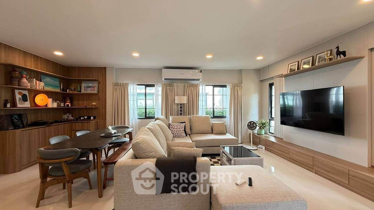 picture Spacious 4-BR House, 231 Sqm At Centro Bangna Phase 2 (ID 3420647) - 4/19