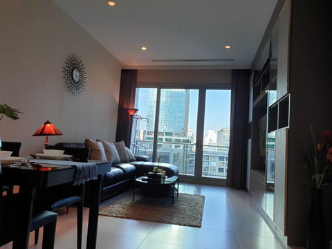 Luxury 1-bedroom condo in the heart of Rajdamri with complete amenities
For sale at 23.8 million, near BTS/MRT, very convenient for travel!