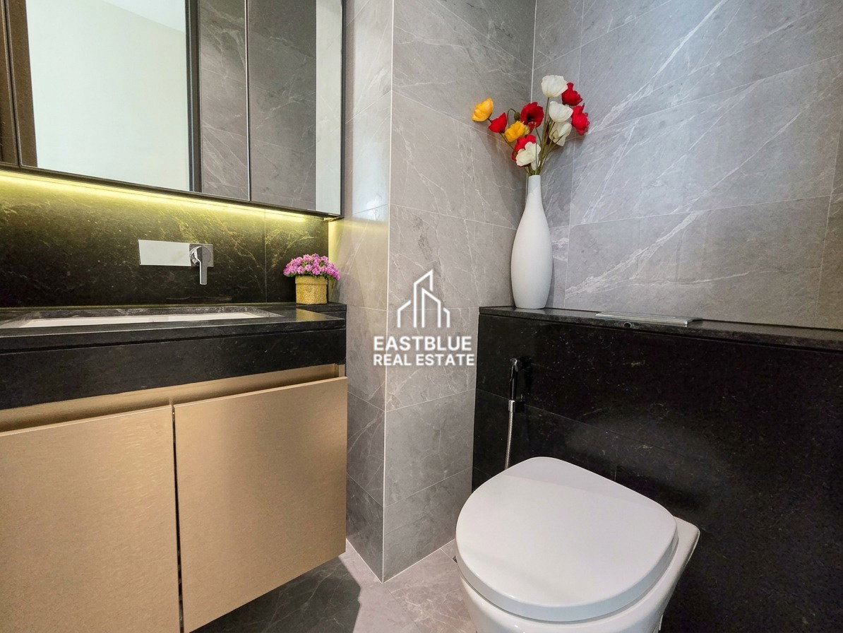 picture For Rent: Luxury 28 Chidlom Condo, 2 Bed, 2 Bath, Prime Location - 7/9