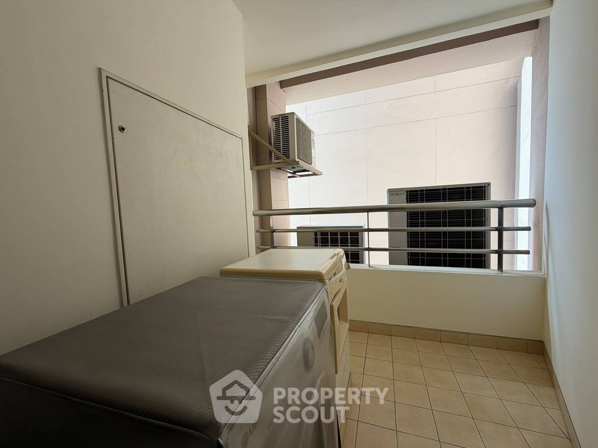 picture 2-BR Condo at Watermark Chaophraya near BTS Krung Thon Buri (ID 3421684) - 13/19