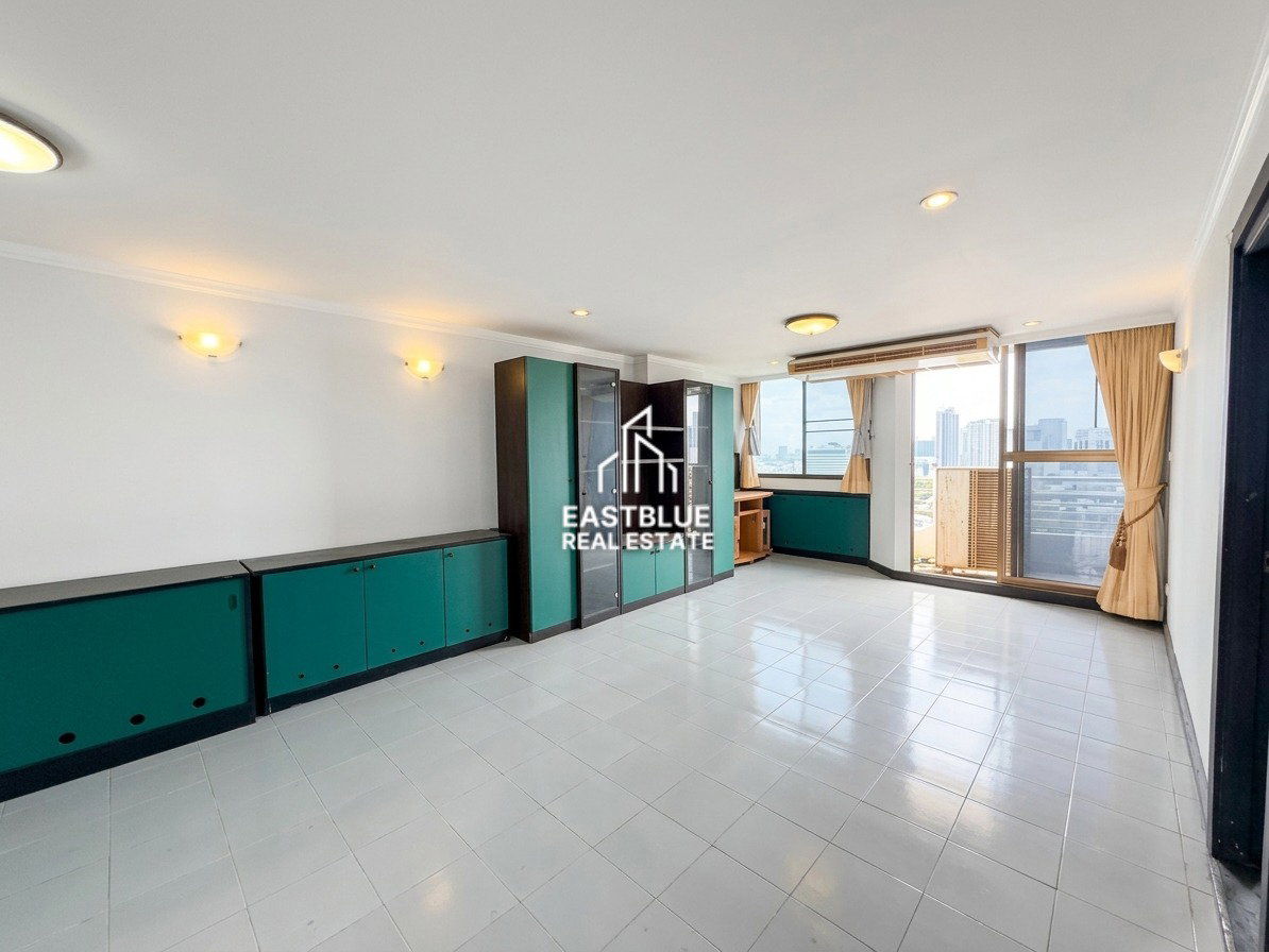 picture For Sale: Supalai Place Sukhumvit 39 Condo near BTS Phrom Phong - 3/9