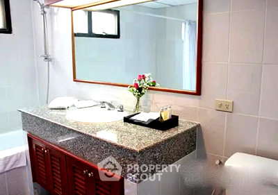 Condos for rent : 2-BR Condo at Four Wings Mansion near BTS Nana (ID 1930571)