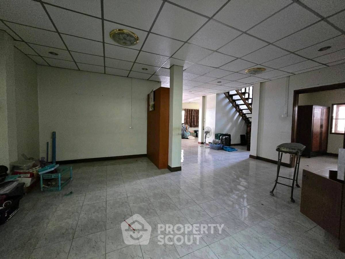 รูป บ้าน 4-ห้องนอน ใน นวลจันทร์ (ID 3421428) - รูปที่ 27/29