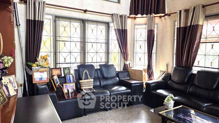 picture 4-BR 200 Sqm House At Narisa Thonburirom Village (ID 3421872) - 2/16