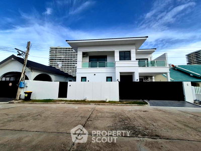 Condos for sale : 5-BR Condo at The Grand Jomtien Pattaya Beach close to Jomtien Beach (ID 3420262)