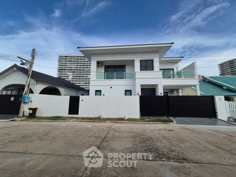คอนโด 5-ห้องนอน ที่ เดอะ แกรนด์ จอมเทียน พัทยา บีช ใกล้ หาดจอมเทียน (ID 3420262)