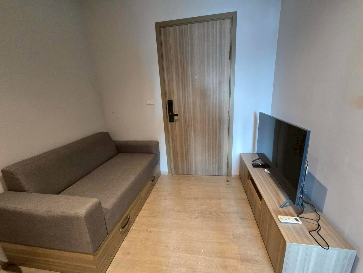 picture Altitude Unicorn Sathorn-Tha Phra for Sale at 2.25M 🚆 - 1/8