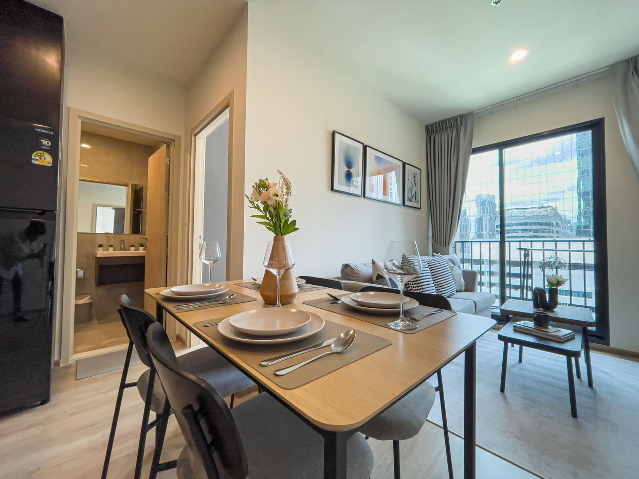 picture Nue District R9: Urban Living Awaits! - 3/9