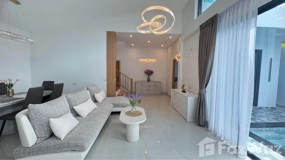 picture 3 Bedroom Villa for sale in Rawai, Phuket  6870639 - 1/10