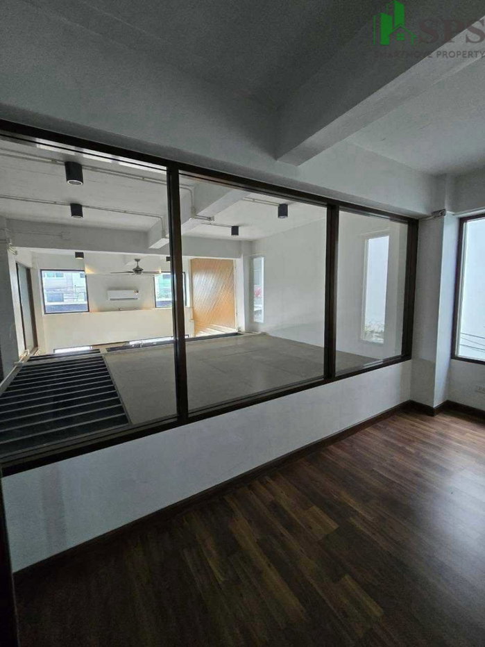 รูป อาคารสำนักงาน 4.5 ชั้น ให้เช่า ใกล้รถไฟฟ้าศรีนุช (SPSJP662)  - รูปที่ 10/15